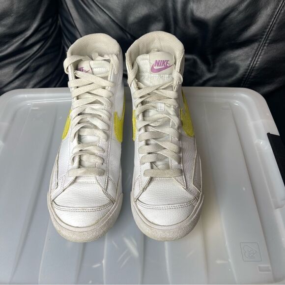 Nike W Blazer Mid '77 ESS DJ3050-101 Yellow Size 6.5 Y - Picture 10 of 10